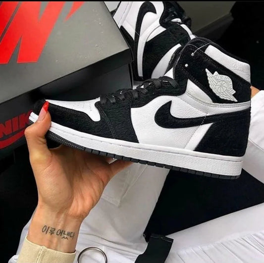 Nike Air Jordan 1 Mid Black and White